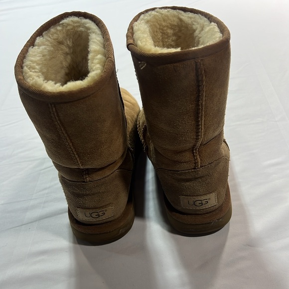Uggs size 7 - Picture 4 of 7